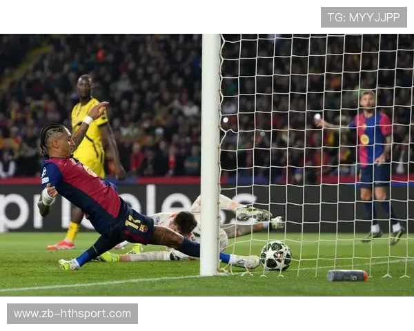 拉菲尼亚补射门前抢点巴萨反超