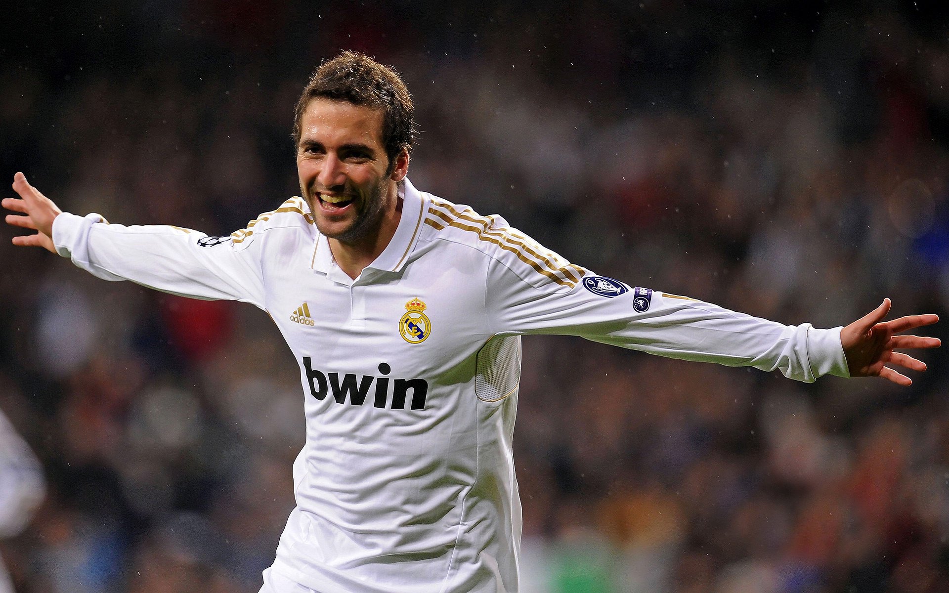 华体会官网入口-传统豪门的崛起：新赛季的复苏故事，豪门崛起重